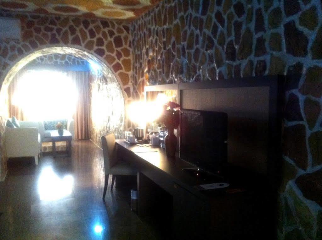 Mahadha Hotel Wādiyayn Kültér fotó