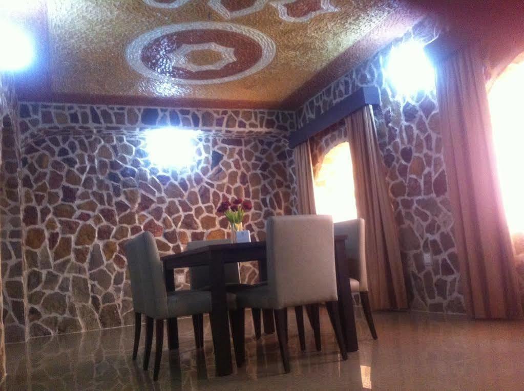 Mahadha Hotel Wādiyayn Kültér fotó